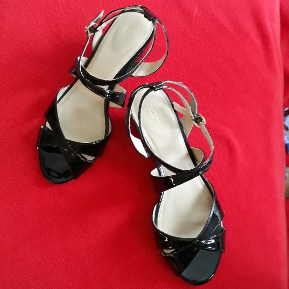 Liz patent leather wedge